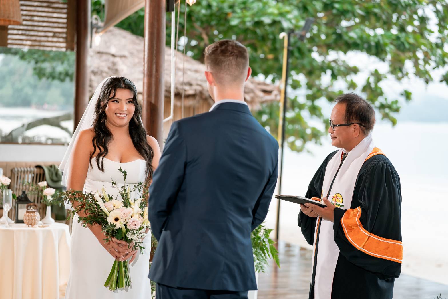 11 - https://themomentofloveth.com | The Moment of Love - Beach Wedding Specialist in Krabi | Stay in Beutiful moment
