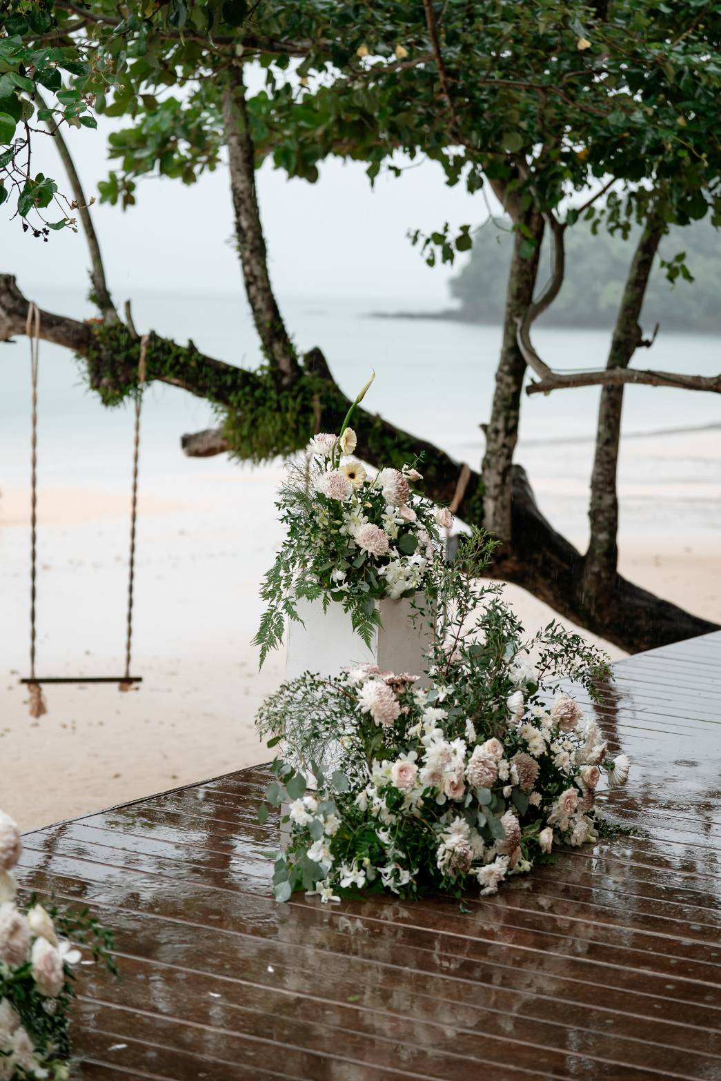 12 - https://themomentofloveth.com | The Moment of Love - Beach Wedding Specialist in Krabi | Stay in Beutiful moment