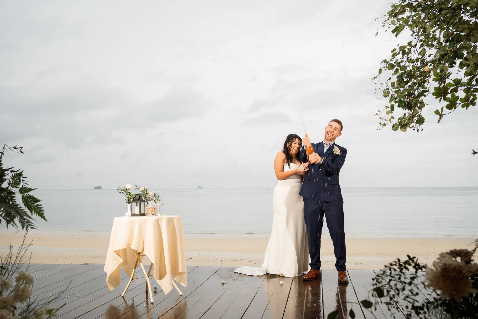 26 - https://themomentofloveth.com | The Moment of Love - Beach Wedding Specialist in Krabi | Stay in Beutiful moment