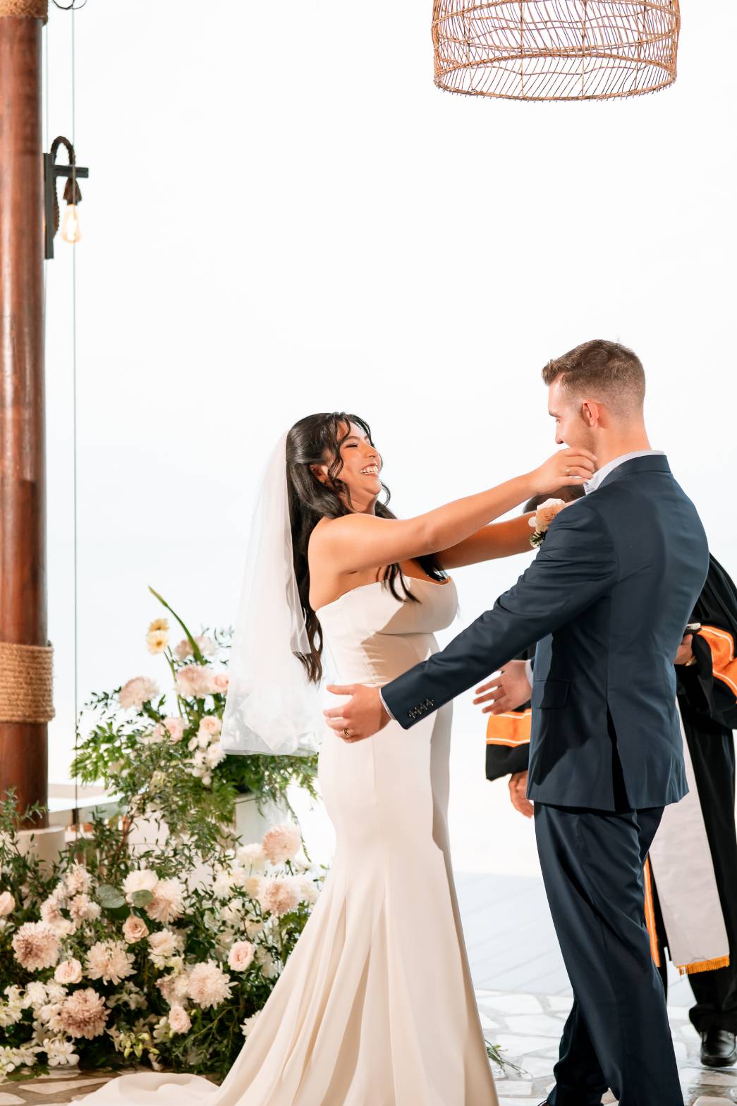 9 - https://themomentofloveth.com | The Moment of Love - Beach Wedding Specialist in Krabi | Stay in Beutiful moment