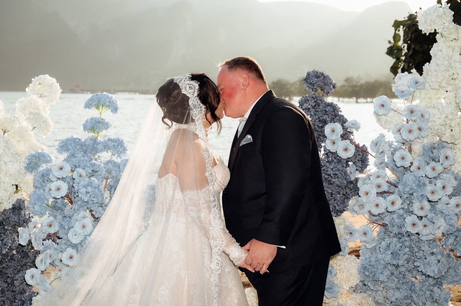 Mr Kevin & Miss khunnapat - The Moment of Love - Beach Wedding Specialist in Krabi | Stay in Beutiful moment